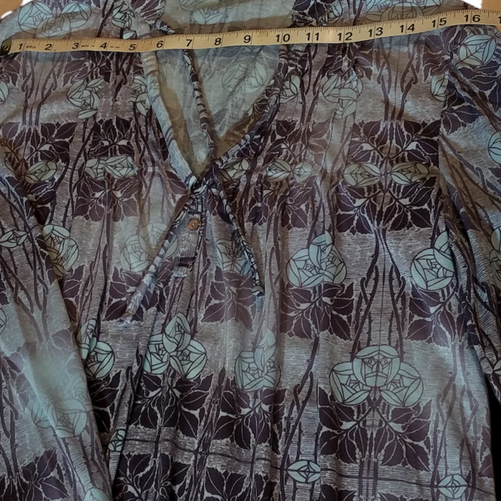 Inspired Lightweight Long Sleeve Shirt.        006 - Picture 4 of 5